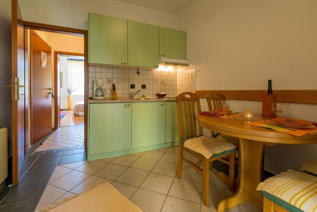 Apartments Villa Katarina Selce Exterior photo