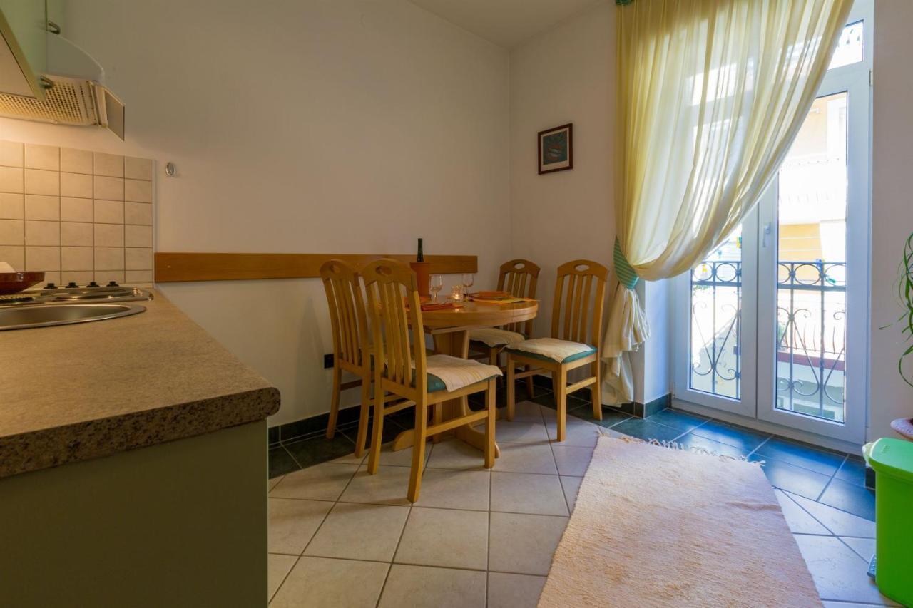 Apartments Villa Katarina Selce Exterior photo